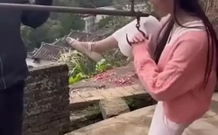 打美女屁股打到红gif动态图